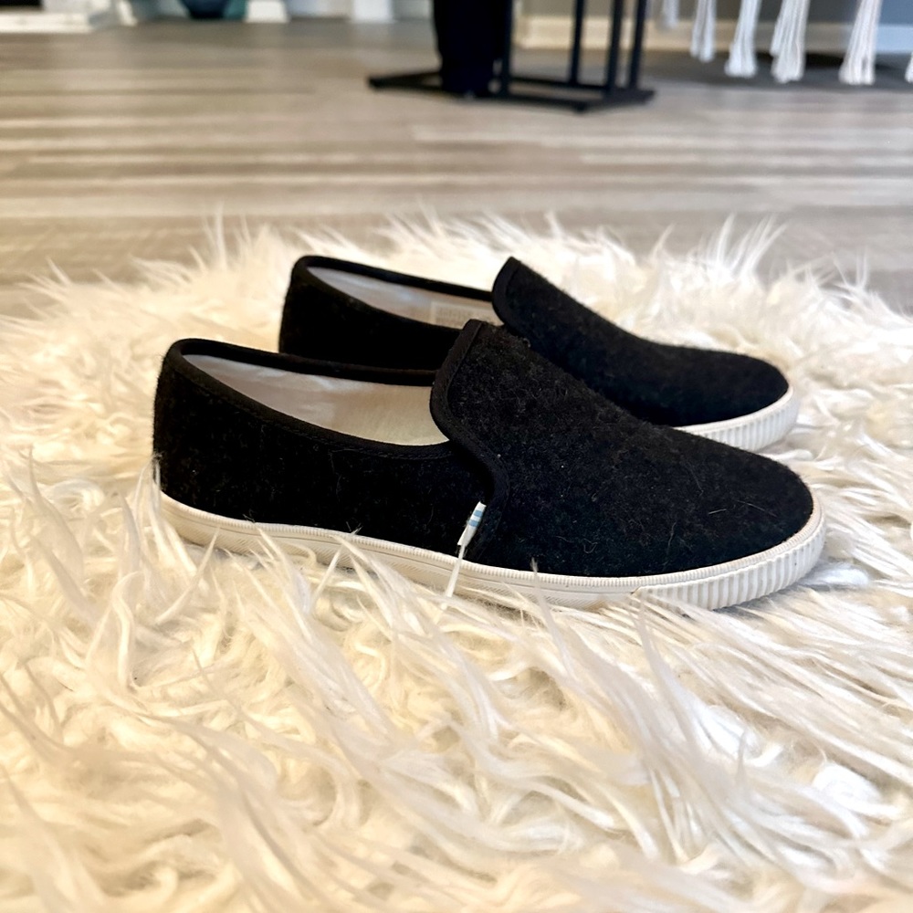 Like new - Toms Clemente wool blend slip on sneakers